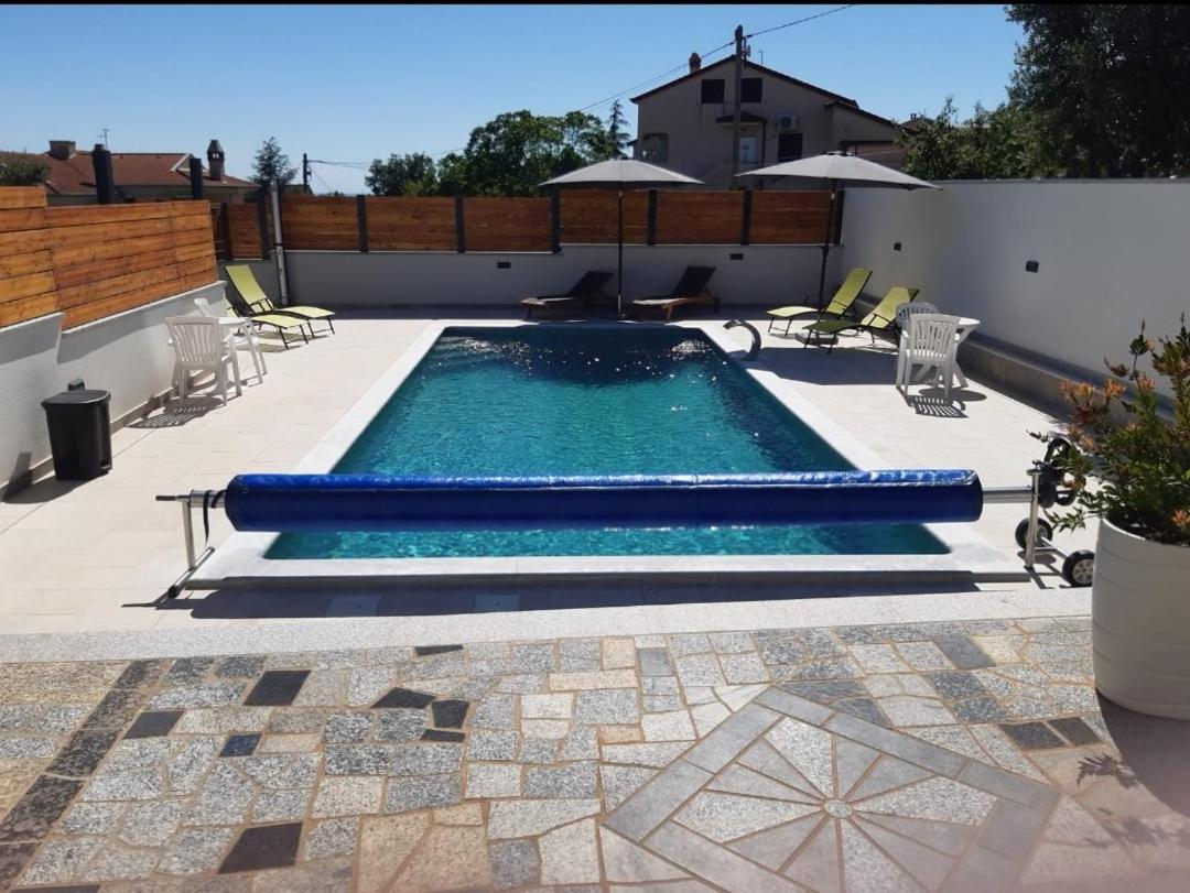 Apartments Ivana With The Pool Rovinjsko Selo Zewnętrze zdjęcie