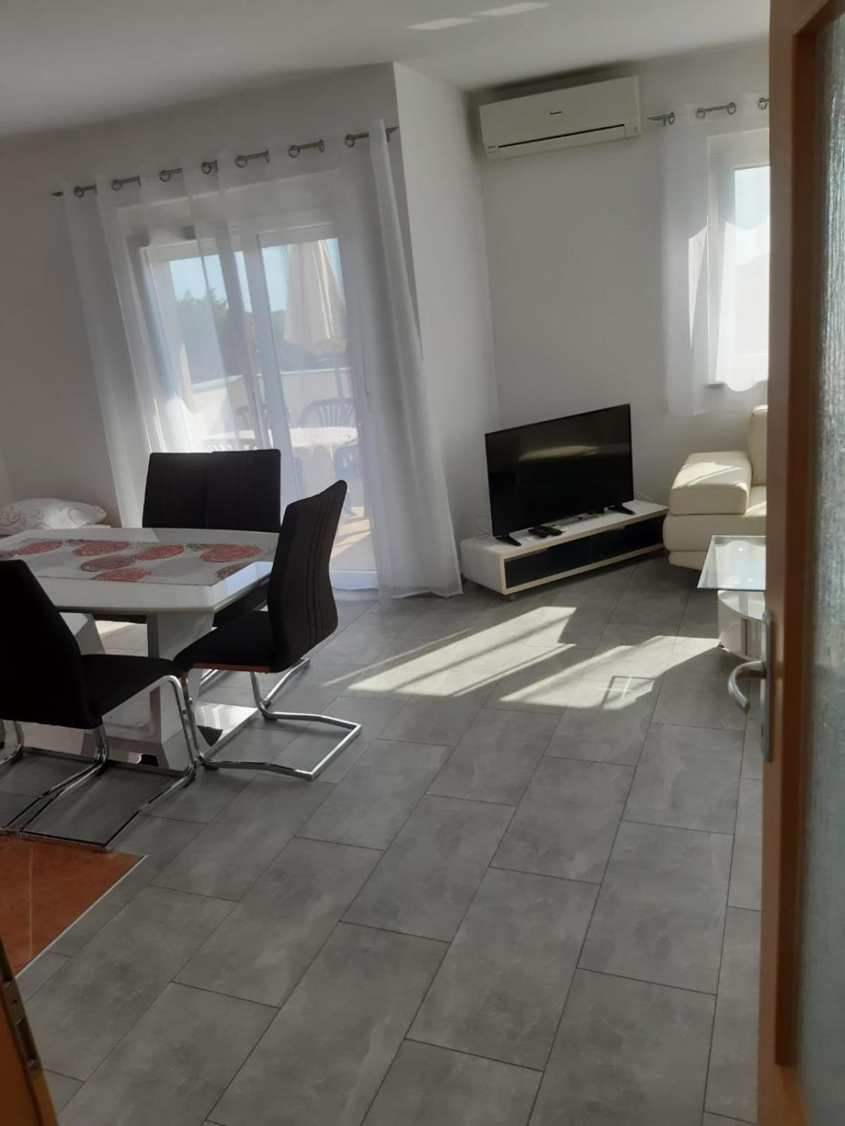 Apartments Ivana With The Pool Rovinjsko Selo Zewnętrze zdjęcie