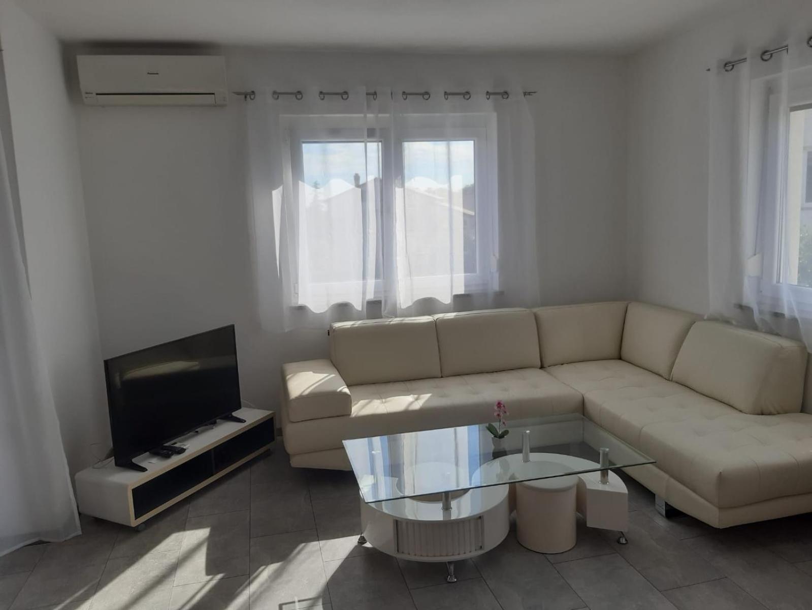 Apartments Ivana With The Pool Rovinjsko Selo Zewnętrze zdjęcie
