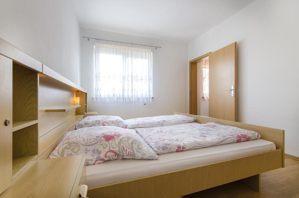 Apartments Ivana With The Pool Rovinjsko Selo Zewnętrze zdjęcie